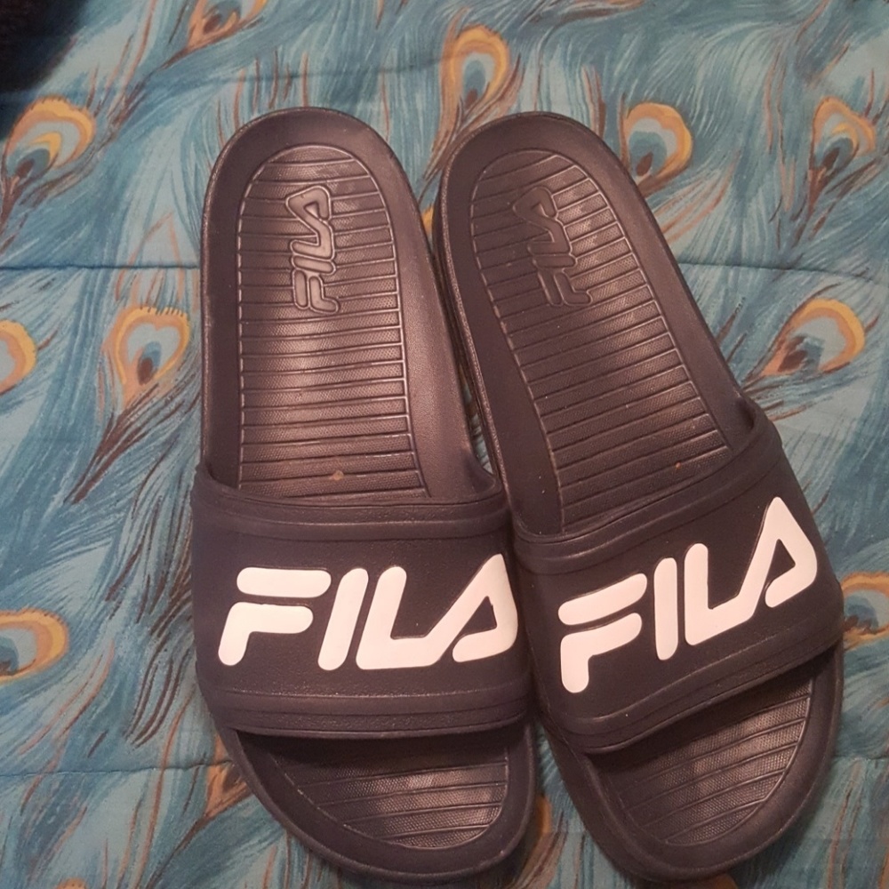 Fila flops